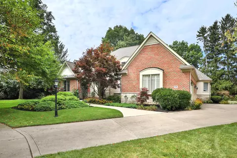 878 Cambridge Ct, Worthington, OH 43085