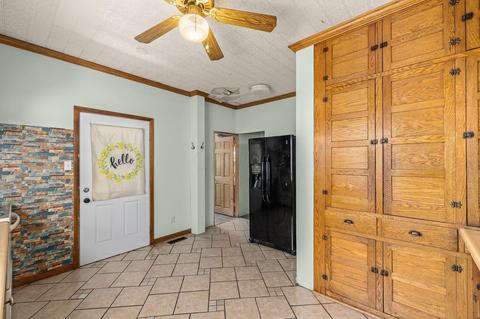413 W Pearl St, Willard, OH 44890 photo 5