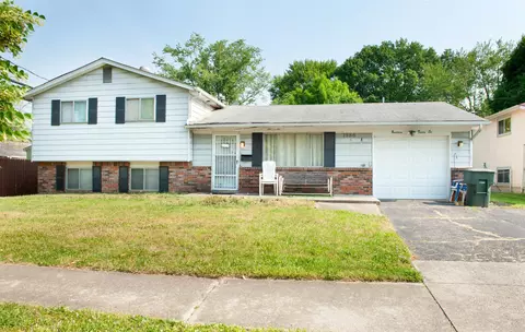 1986 Sharbot Dr, Columbus, OH 43229