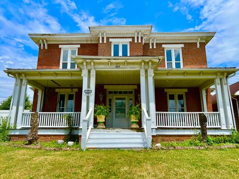 884 Church St, Logan, OH 43138