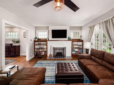 156 E Pacemont Rd, Columbus, OH 43202 photo 6