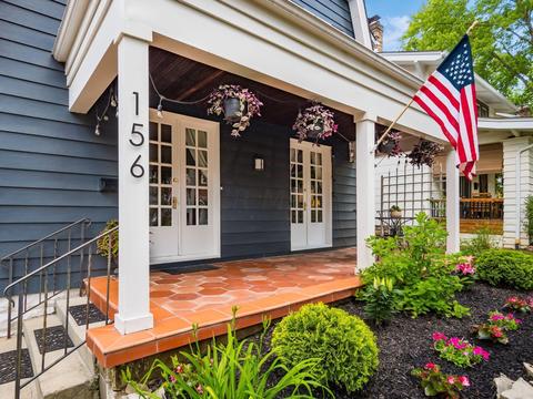 156 E Pacemont Rd, Columbus, OH 43202 photo 2