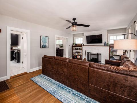 156 E Pacemont Rd, Columbus, OH 43202 photo 7