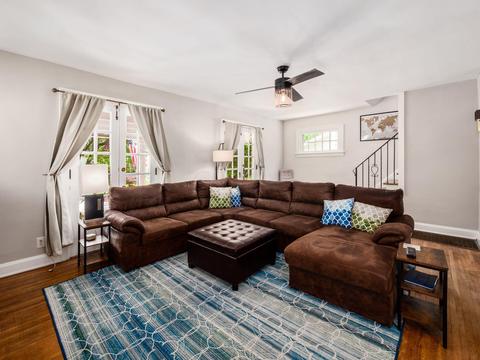 156 E Pacemont Rd, Columbus, OH 43202 photo 9