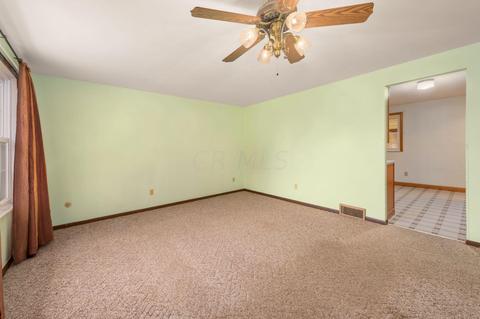 360 Cherokee Dr, Circleville, OH 43113 photo 9