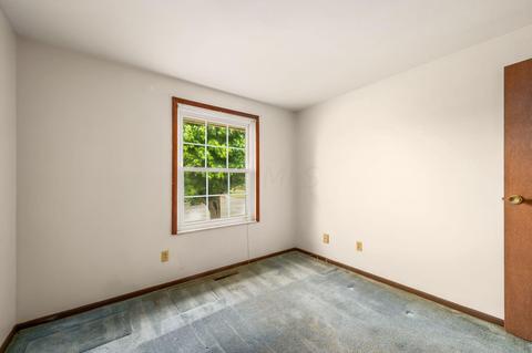 360 Cherokee Dr, Circleville, OH 43113 photo 4