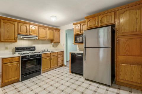 360 Cherokee Dr, Circleville, OH 43113 photo 2