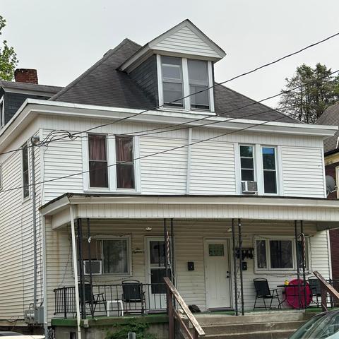 218 N 8th St, Martins Ferry, OH 43935