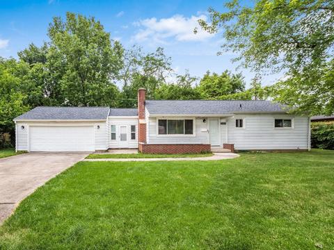 3153 Lotz Dr, Grove City, OH 43123