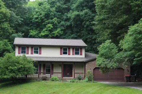 990 Briarhill Dr, Newark, OH 43055