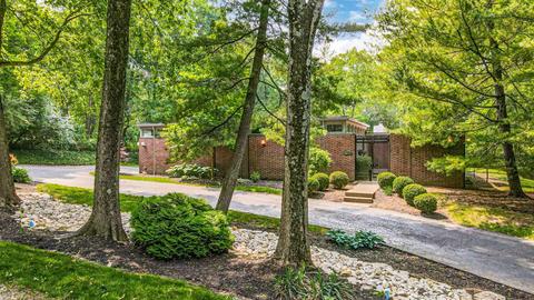 2707 Lear Rd, Columbus, OH 43220