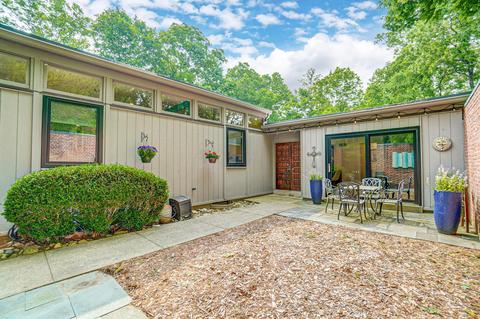 2707 Lear Rd, Columbus, OH 43220 photo 4