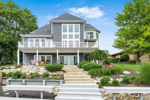 2295 Pawnee Dr, London, OH 43140