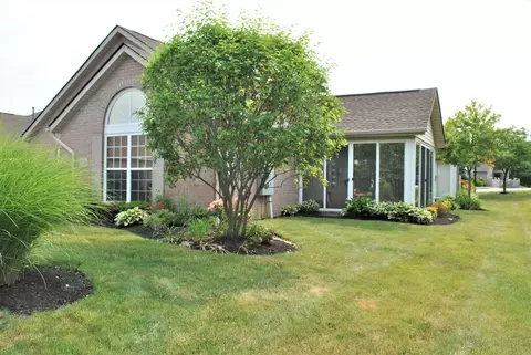 2001 Farmbrook Cir N #13-200, Grove City, OH 43123