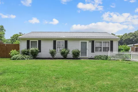 111 Flamingo Dr, Newark, OH 43055