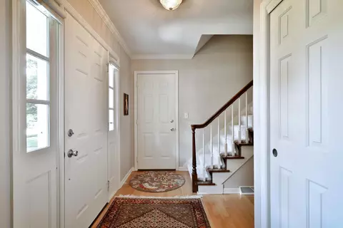 657 Sinsbury Dr E, Worthington, OH 43085 photo 3