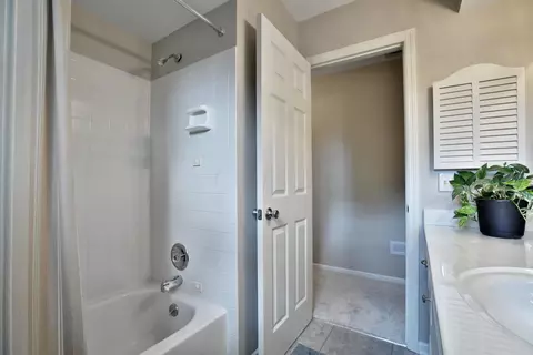 657 Sinsbury Dr E, Worthington, OH 43085 photo 32