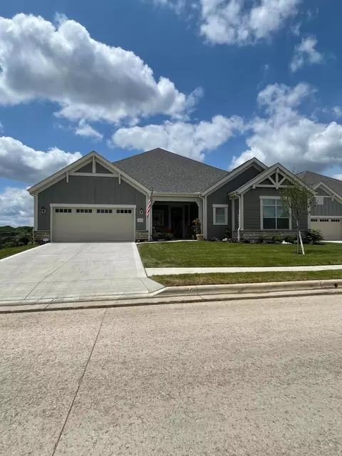 6225 Courtyard Ridge Rd, Dublin, OH 43017