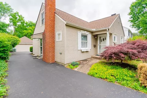 136 E South St, Worthington, OH 43085