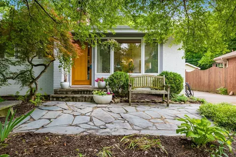 1119 Sunny Hill Dr, Columbus, OH 43221