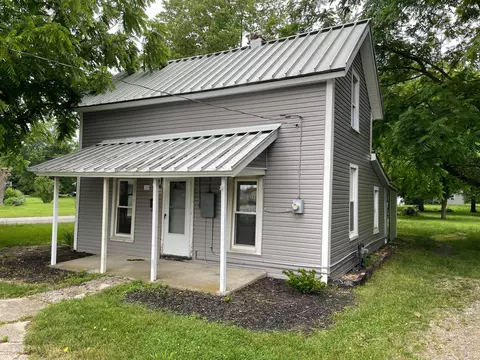 35 E Walnut St, Jeffersonville, OH 43128