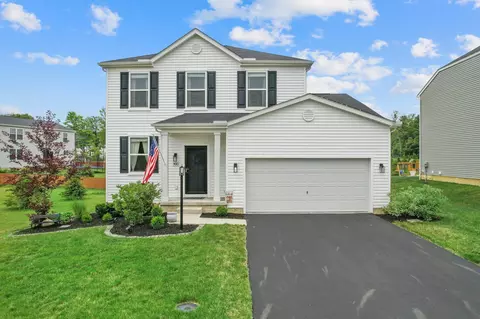 900 Burtwood Dr, Pataskala, OH 43062
