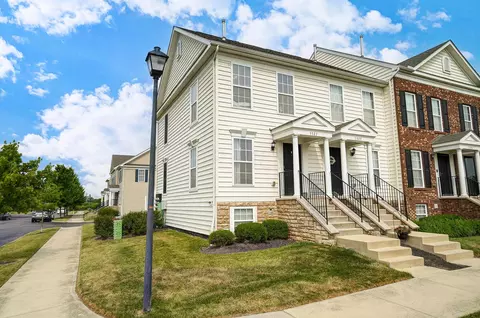 5327 Staircase Falls Dr #80-532, Dublin, OH 43016