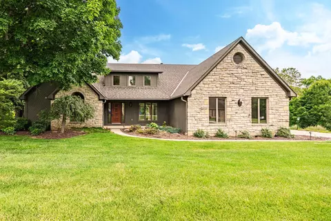 3805 Pine Ridge Dr, Lewis Center, OH 43035