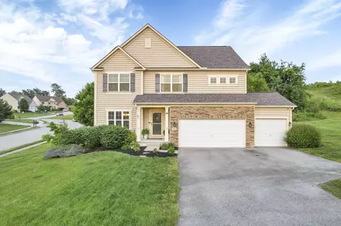 212 Auburn Dr, Newark, OH 43055