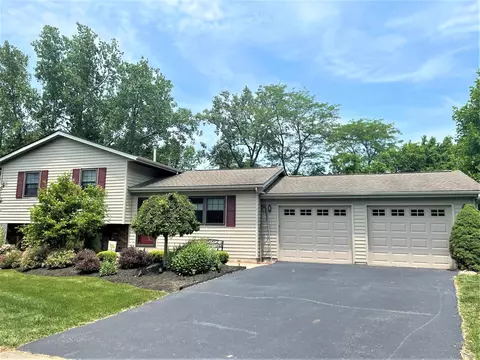 2408 Lark Ave, Grove City, OH 43123