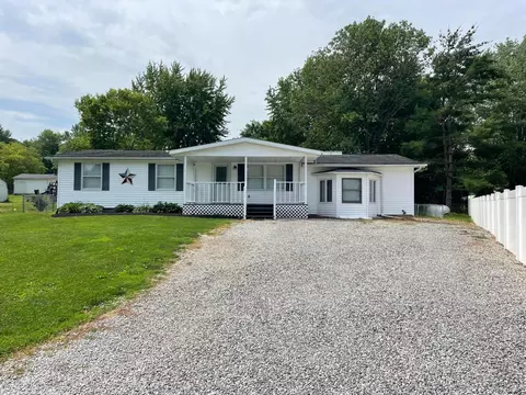 6565 Mckinley Ct, Circleville, OH 43113