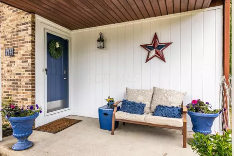 744 Pike St SW, Etna, OH 43062