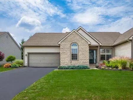 185 Pebble Creek Dr, Pataskala, OH 43062