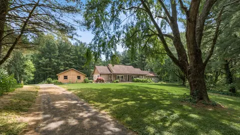 5676 Mink St, Johnstown, OH 43031