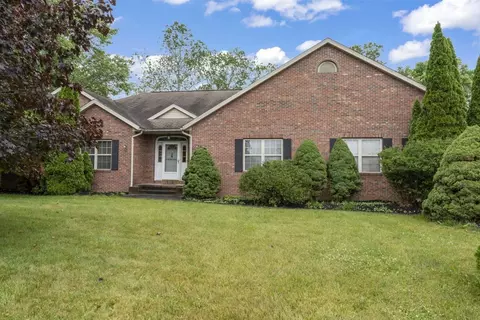 1001 Sharon View Dr, Newark, OH 43055