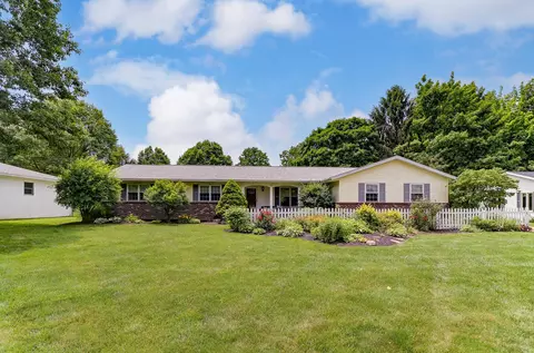 9695 Shalemar Dr, Pickerington, OH 43147