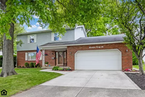 1796 Staffordshire Rd, Columbus, OH 43229