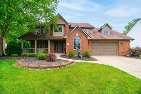 899 Old Pine Dr, Columbus, OH 43230