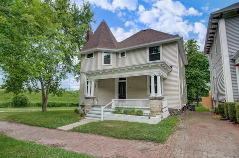 818 Mcintire Ave, Zanesville, OH 43701