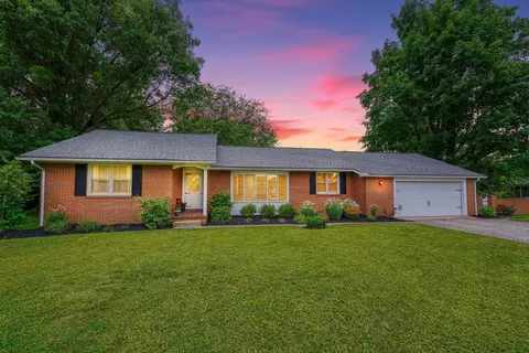 4018 Marlowa Dr, Groveport, OH 43125
