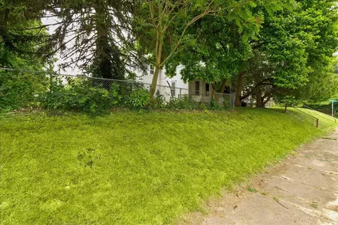 1557 Lexington Ave, Springfield, OH 45505 photo 2