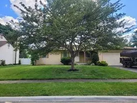 175 Rugby Ln, Gahanna, OH 43230