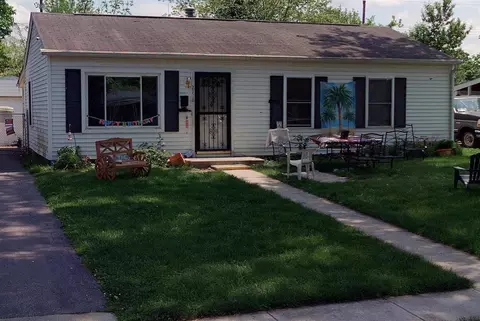 2718 Shelly Dr, Columbus, OH 43207
