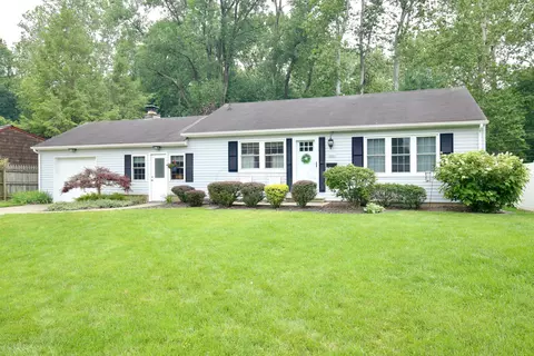 1352 Frederick St N, Lancaster, OH 43130