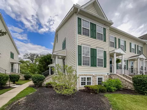 6048 Phar Lap Dr #18-604, New Albany, OH 43054