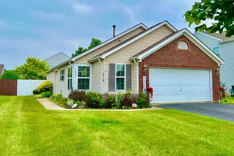 1037 Crossbrook Blvd, Galloway, OH 43119