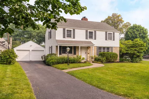 1824 Suffolk Rd, Columbus, OH 43221