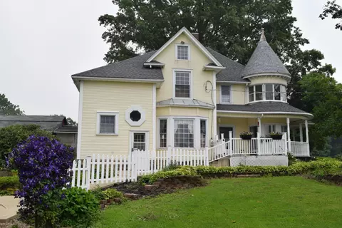9827 Overly Rd, Fredericktown, OH 43019