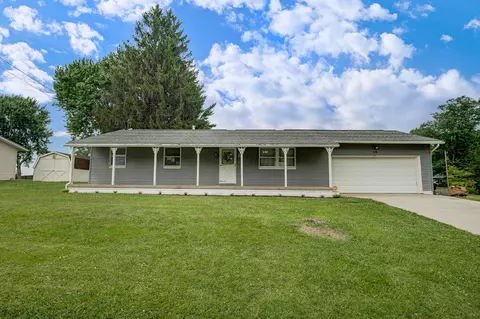 110 Juanita Dr, Zanesville, OH 43701