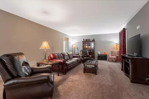 905 Salinger Dr, Lithopolis, OH 43136 photo 8